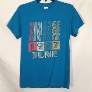 Gildan Blue Vintage June 1977 T Shirt Mens Size S